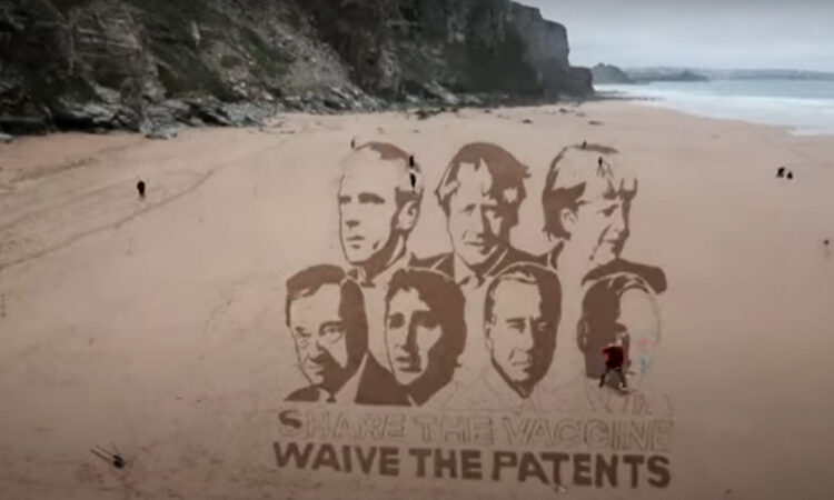 Ακτιβιστές δημιούργησαν τα πρόσωπα των ηγετών της G7 στην άμμο