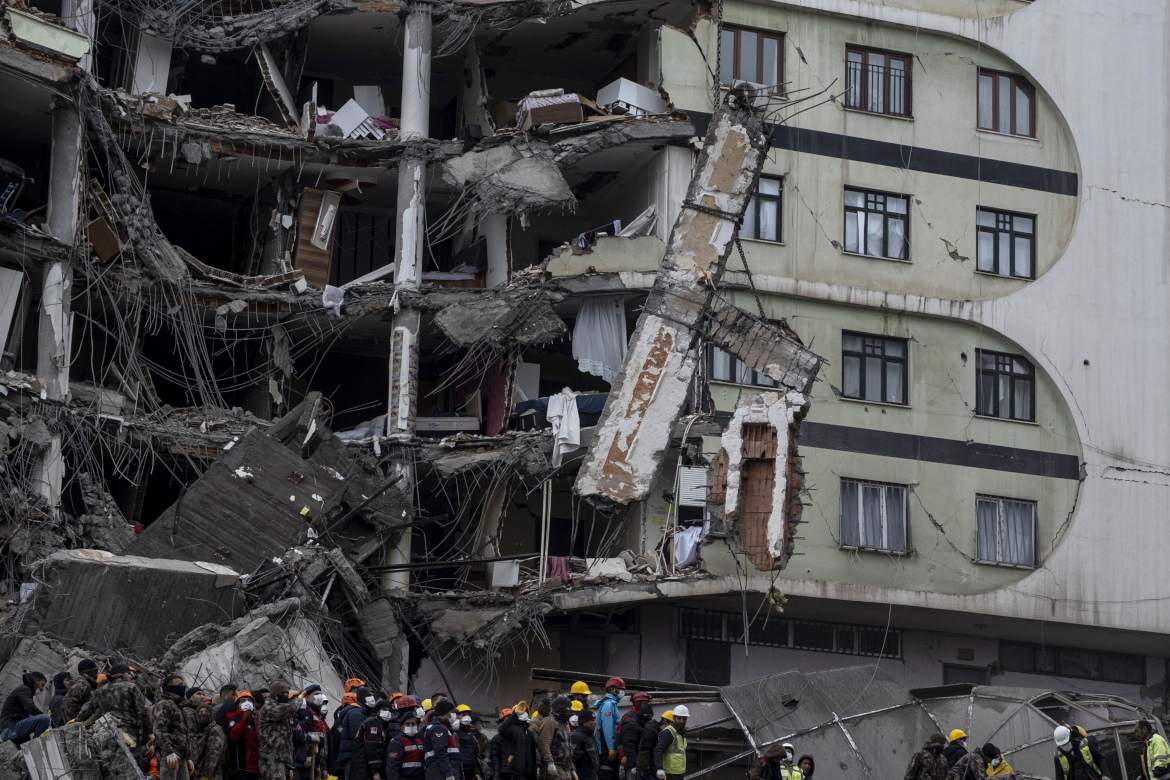 Γιατί ο σεισμός σε Τουρκία-Συρία ήταν τόσο φονικός: Οι τρεις κρίσιμοι παράγοντες και η Αραβική Πλάκα