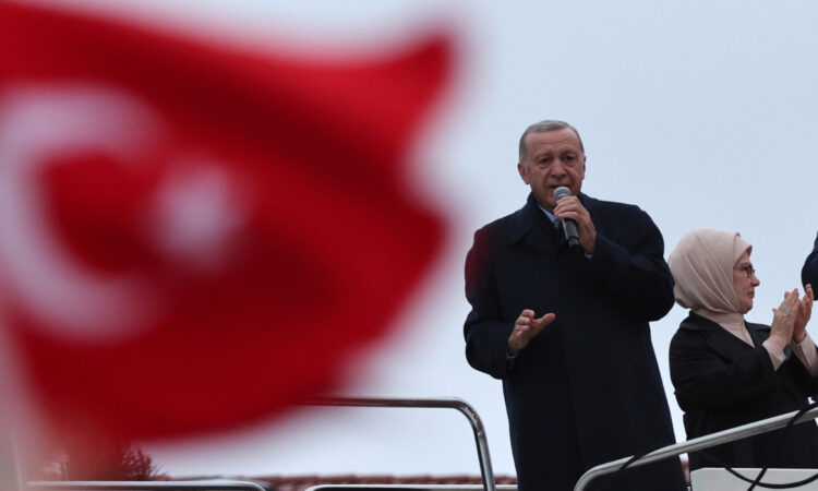 Τρία στοιχεία-κλειδιά που δείχνουν τι πραγματικά σημαίνει η νίκη Ερντογάν
