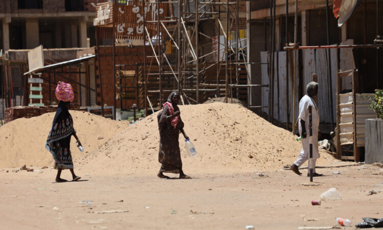 Σουδάν: Ο στρατός διακόπτει τις διαπραγματεύσεις-βομβάρδισετους παραστρατιωτικούς